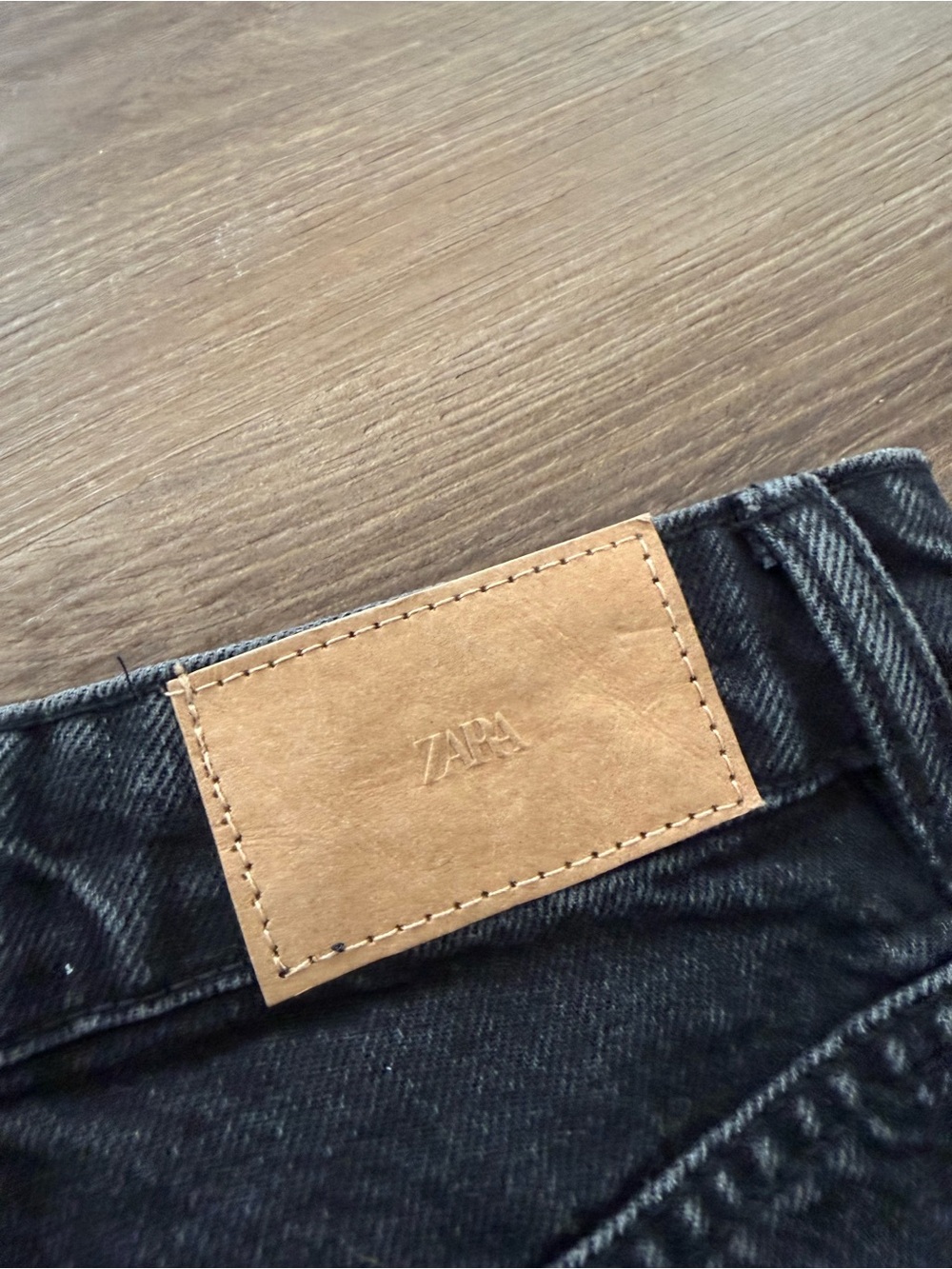 Zara Black High-Rise Denim Shorts - Picture 4 of 4